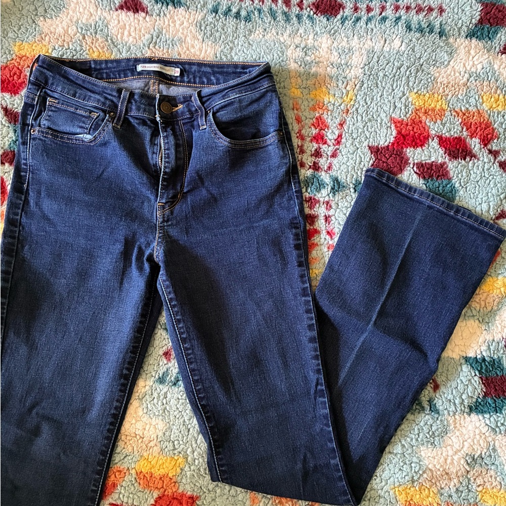 Levi’s 725High Rise Dark Blue Jeans